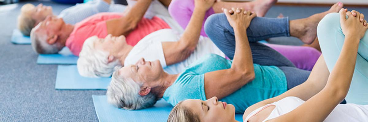 Beneficio de las clases de Pilates grupales para los adultos mayores - FisioClinics La Moraleja